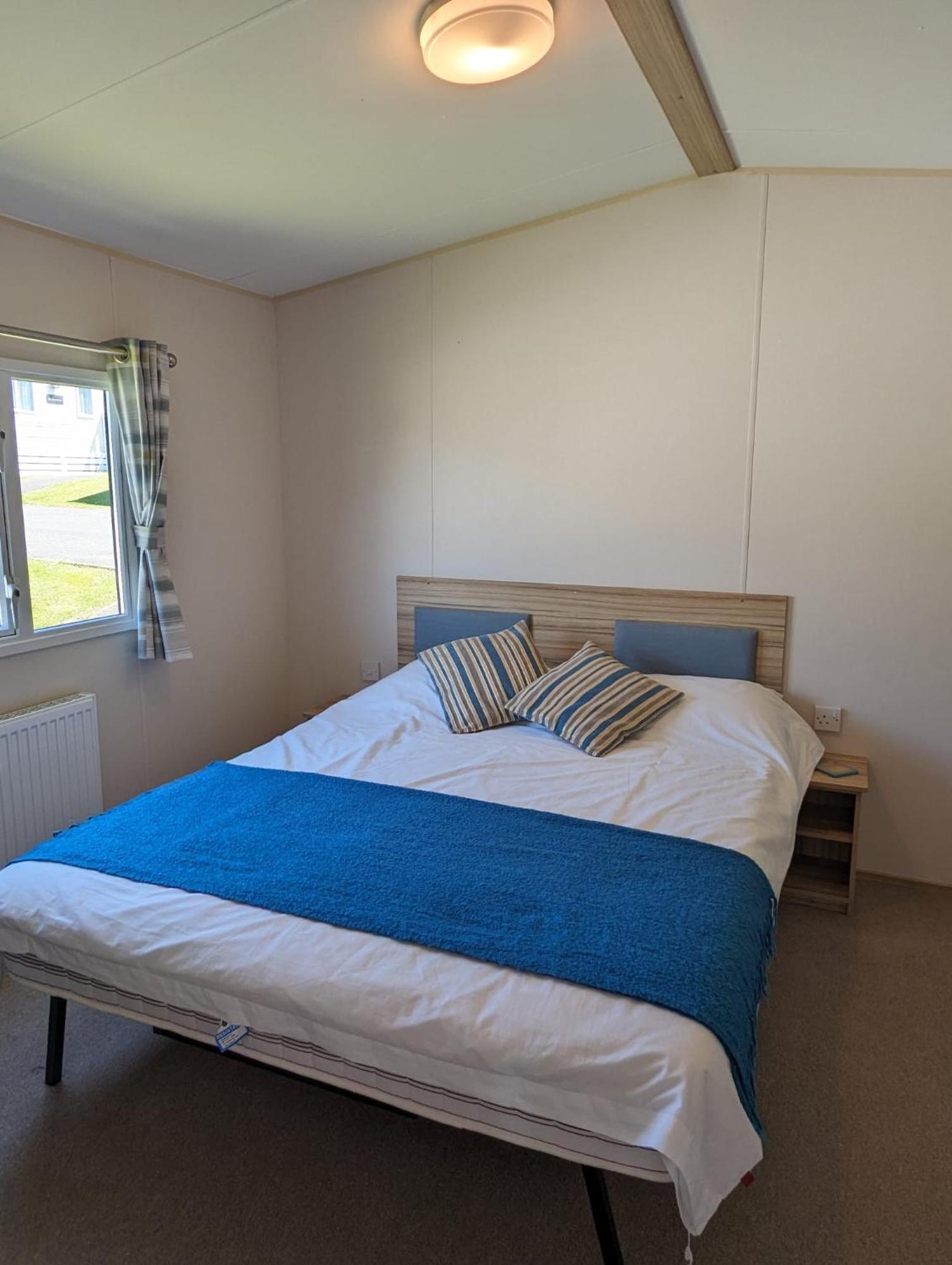 Lovely Bright Modern Caravan Swanage On Peaceful And Tranquil Holiday Park Exterior foto